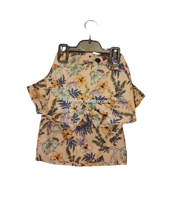 Matching Short-sleeved Shirt and Shorts - Image 2